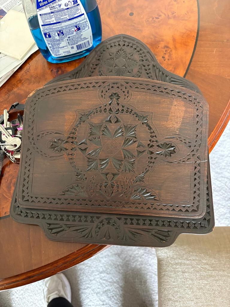 Decoratieve Houten Brievenhouder met Snijwerk, Ophalen of Verzenden, Zo goed als nieuw