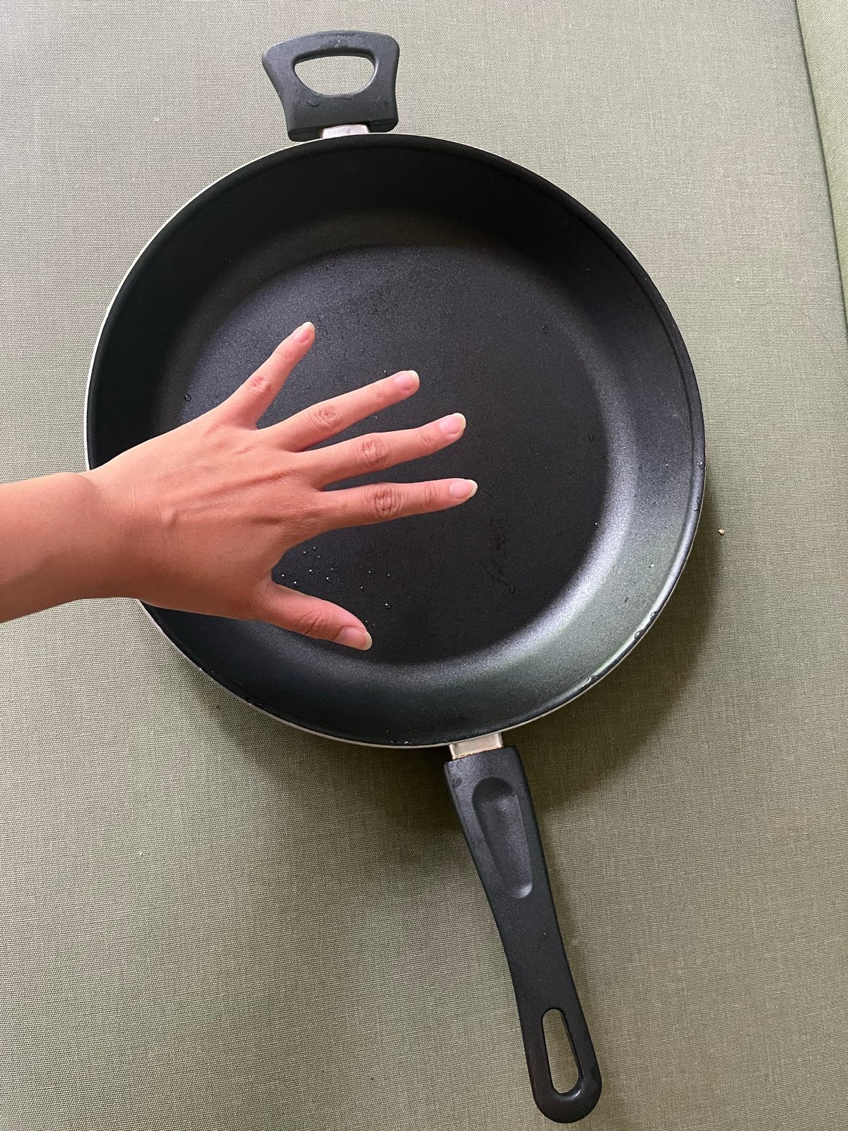 (IKEA) nieuw grote koekenpan met antiaanbaklaag, Huis en Inrichting, Keuken | Potten en Pannen, Ophalen, Koekenpan, Gebruikt, Antiaanbaklaag