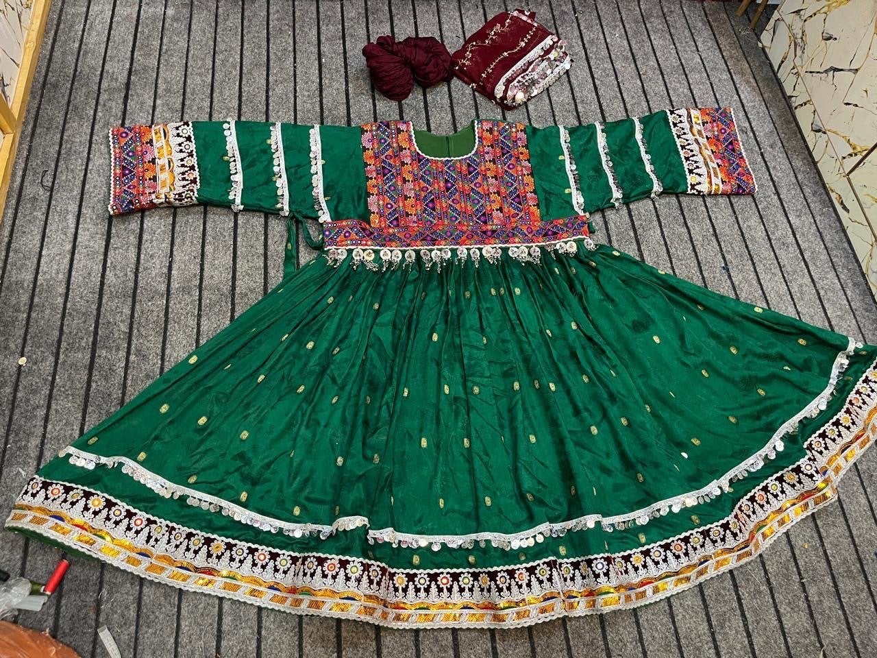 Afghaanse jurk groen, Kleding | Dames, Jurken, Maat 38/40 (M), Nieuw, Ophalen of Verzenden, Onder de knie