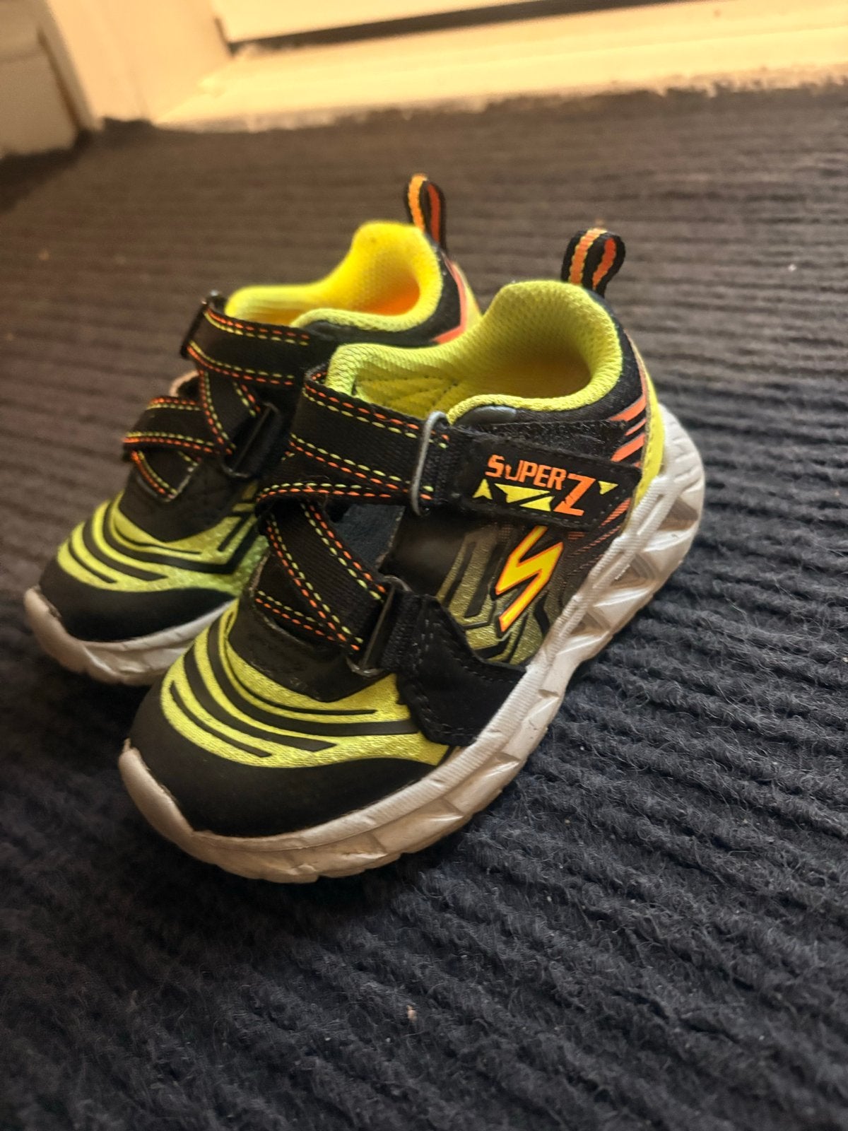 Diverse kinderschoenen: Adidas, Skechers, Hush Puppies, leer, Ophalen, Gebruikt, Jongen, Schoenen