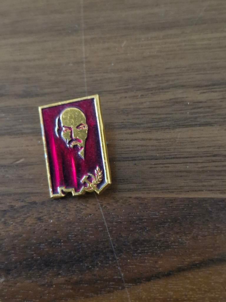 R 136 Lenin Speldjes, Verzamelen, Ophalen of Verzenden, Gebruikt, Overige onderwerpen, Speldje of Pin