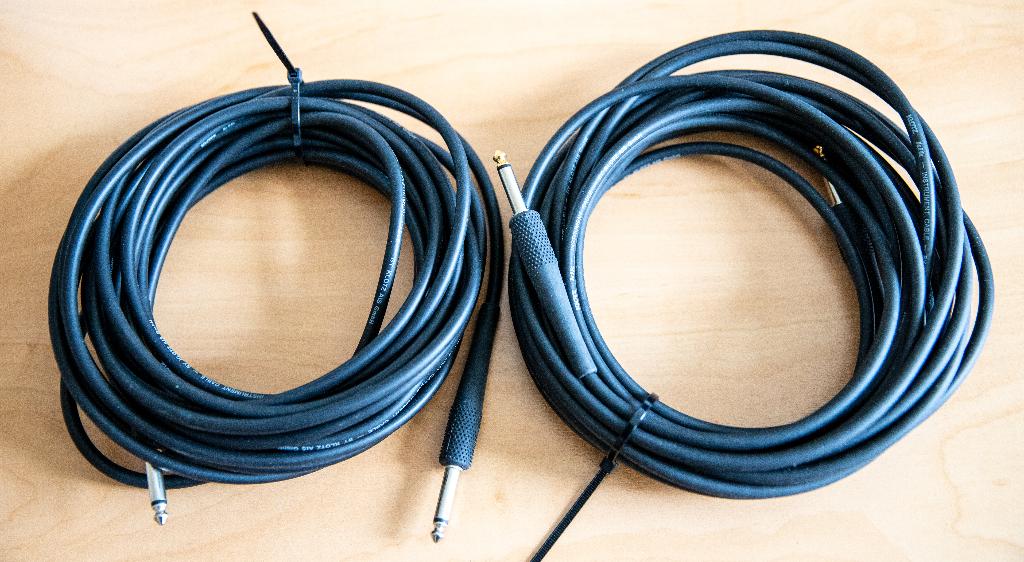 2 stuks Klotz Kik instrument kabels 8 meter, Muziek en Instrumenten, Ophalen of Verzenden, Apparatuur
