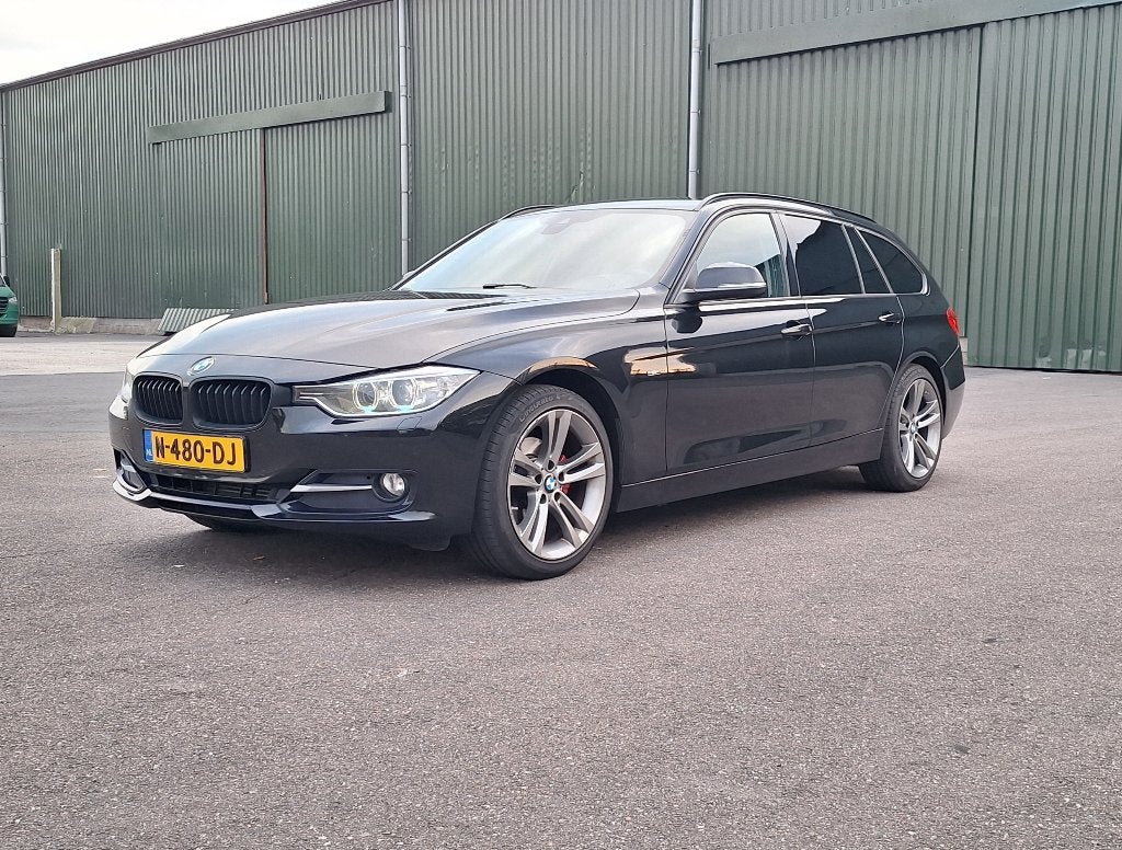 BMW 3-Serie 2.0 318D Touring AUT 2015 Zwart, 1995 cc, Zwart, Stationwagon, Diesel