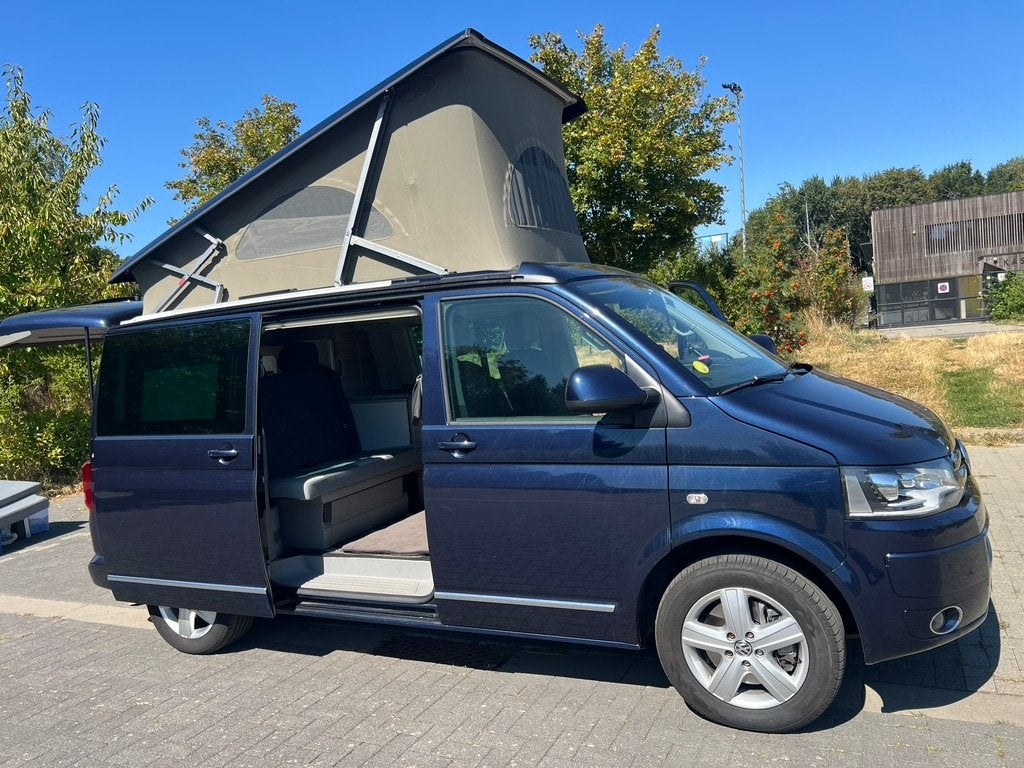 Mooie VW California T5 (lage rest-BPM en Belgisch kenteken), Automaat, Buscamper of Camperbus, Koelkast, Volkswagen