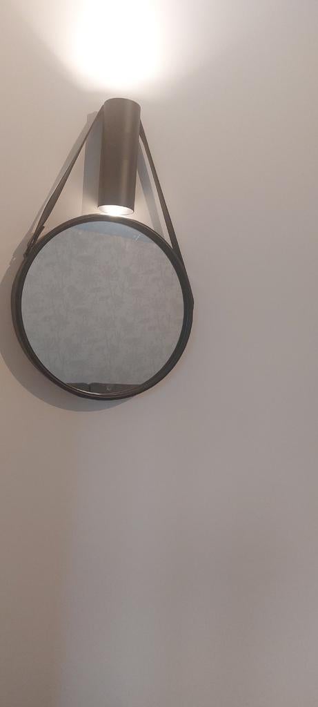 Ronde spiegel met leren band!, Huis en Inrichting, Woonaccessoires | Spiegels, Rond, Ophalen of Verzenden, Zo goed als nieuw, Minder dan 100 cm