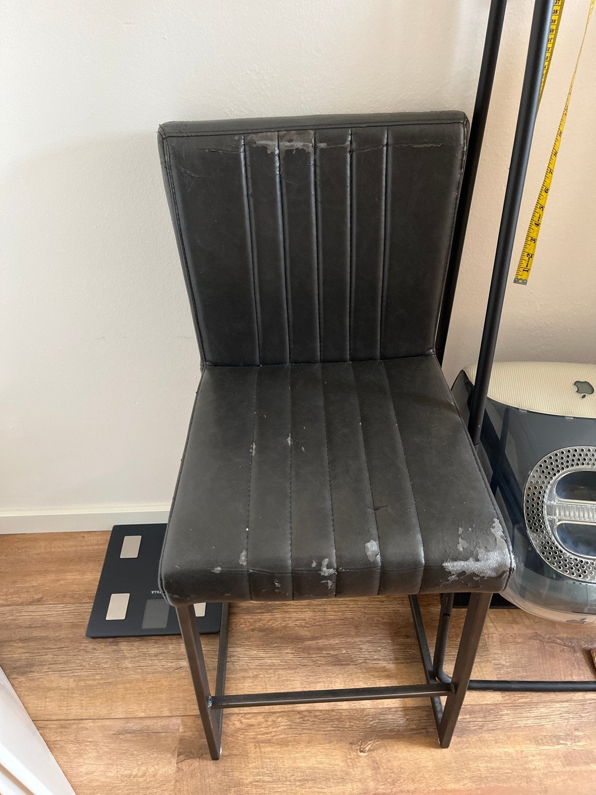 Antraciet barkruk met rugleuning - Gebruikt, Huis en Inrichting, Barkrukken, Ophalen, Gebruikt, Met voetsteun, 60 tot 90 cm