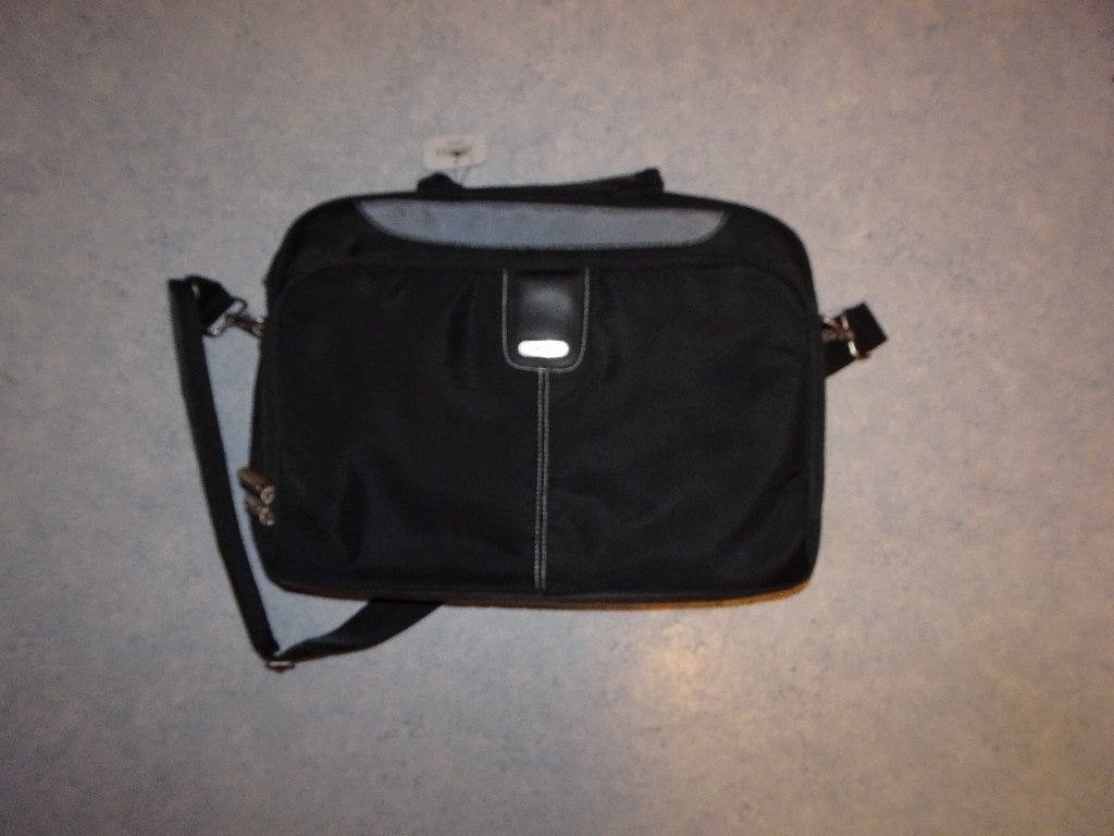 Nieuwe zwarte laptoptas met schouderband, Gevoerd laptopvak, 15 inch, Nieuw, Ophalen of Verzenden