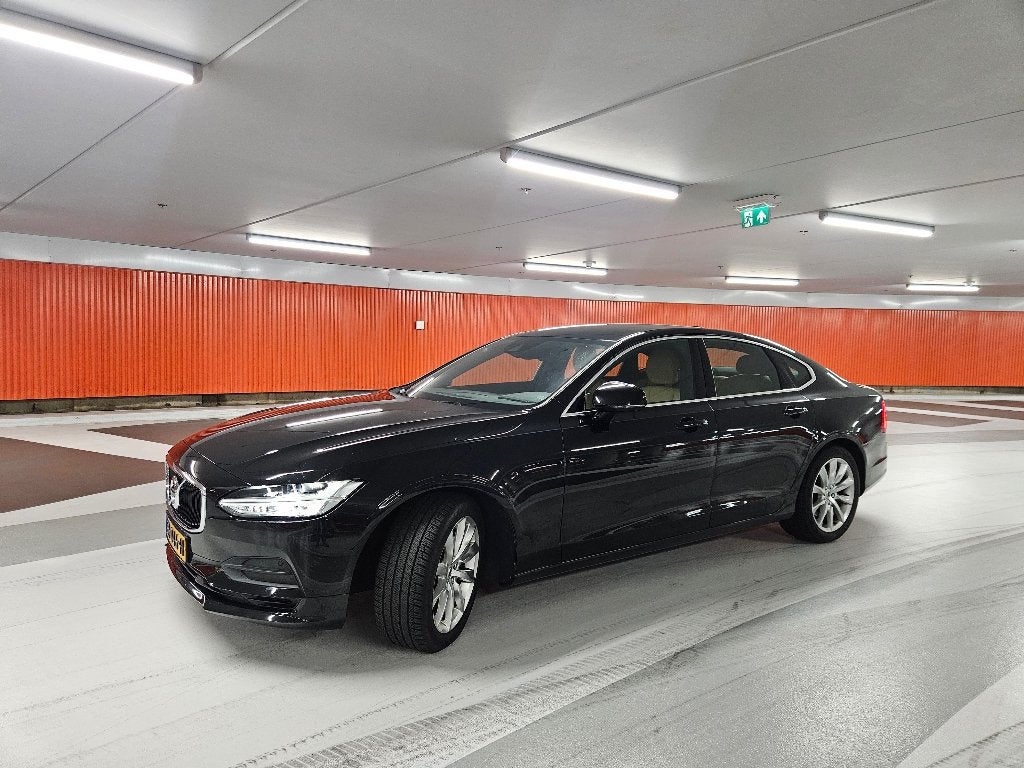Volvo S90 T4 190pk Momentum | Leder | NAP | 88.000km, Auto's, 15 km/l, 1800 kg, 1969 cc, Zwart