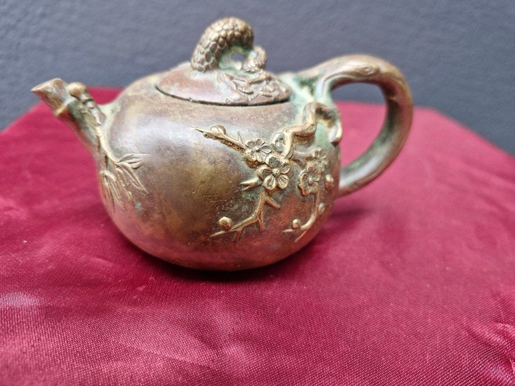 zeer oude bronzen theepot, Verzenden, Brons