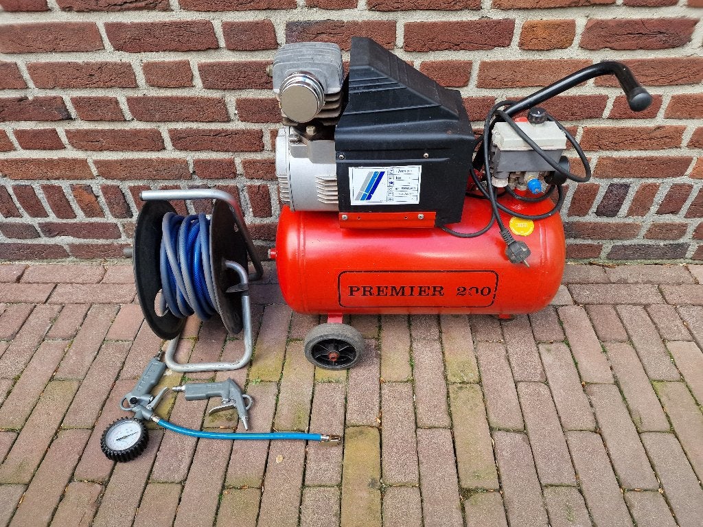 lucht compressor met toebehoren, Ophalen, Gebruikt, Minder dan 200 liter/min, 25 tot 100 liter