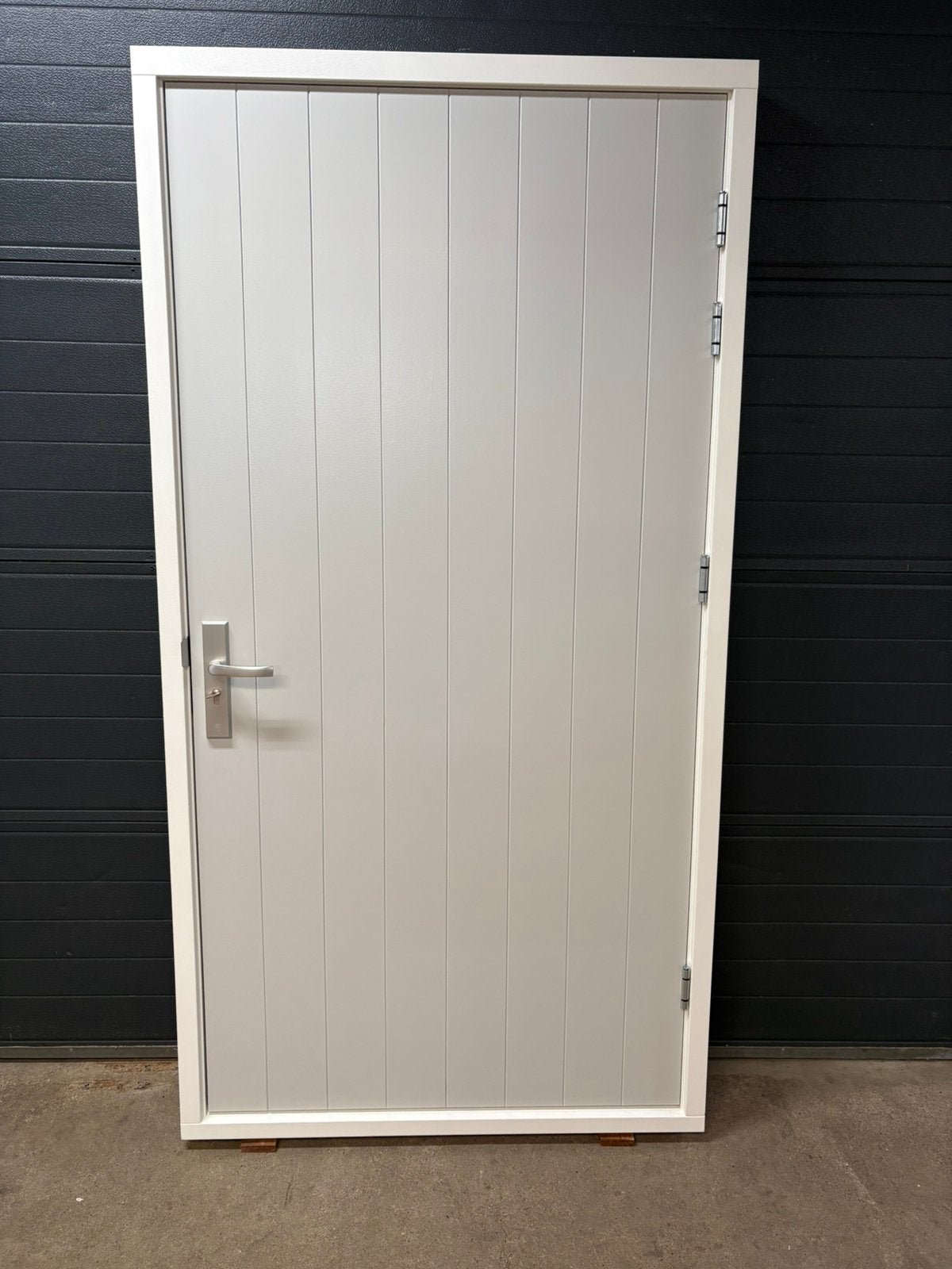 Buitendeur/garagedeur met hardhouten kozijn, Ophalen, Deurkozijn, 225 cm of meer, Zo goed als nieuw
