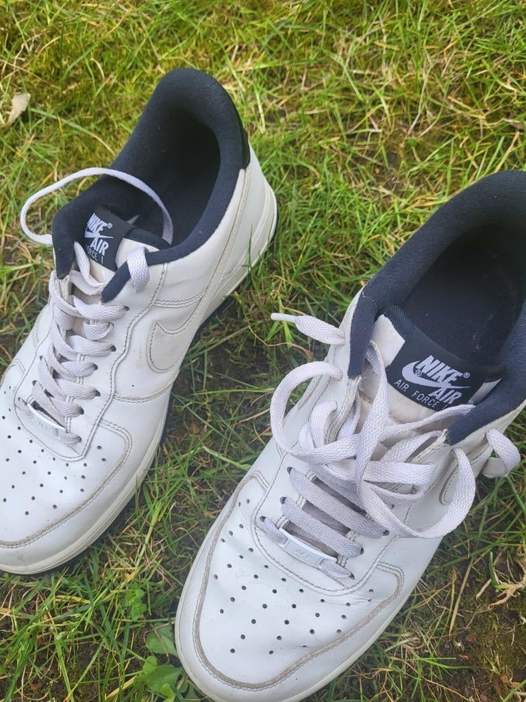 Witte Nike Air Force 1 sportschoenen, Ophalen