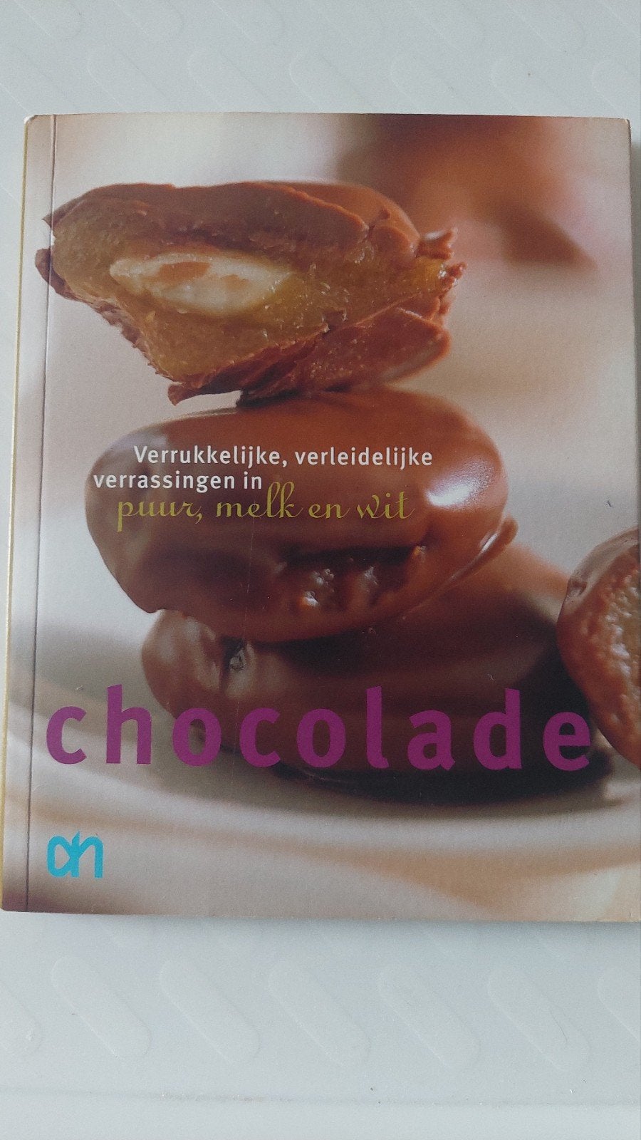 AH Chocolade kookboekje 2001 - Verrukkelijke recepten, Albert Heijn, Ophalen of Verzenden, Overige gebieden, Taart, Gebak en Desserts