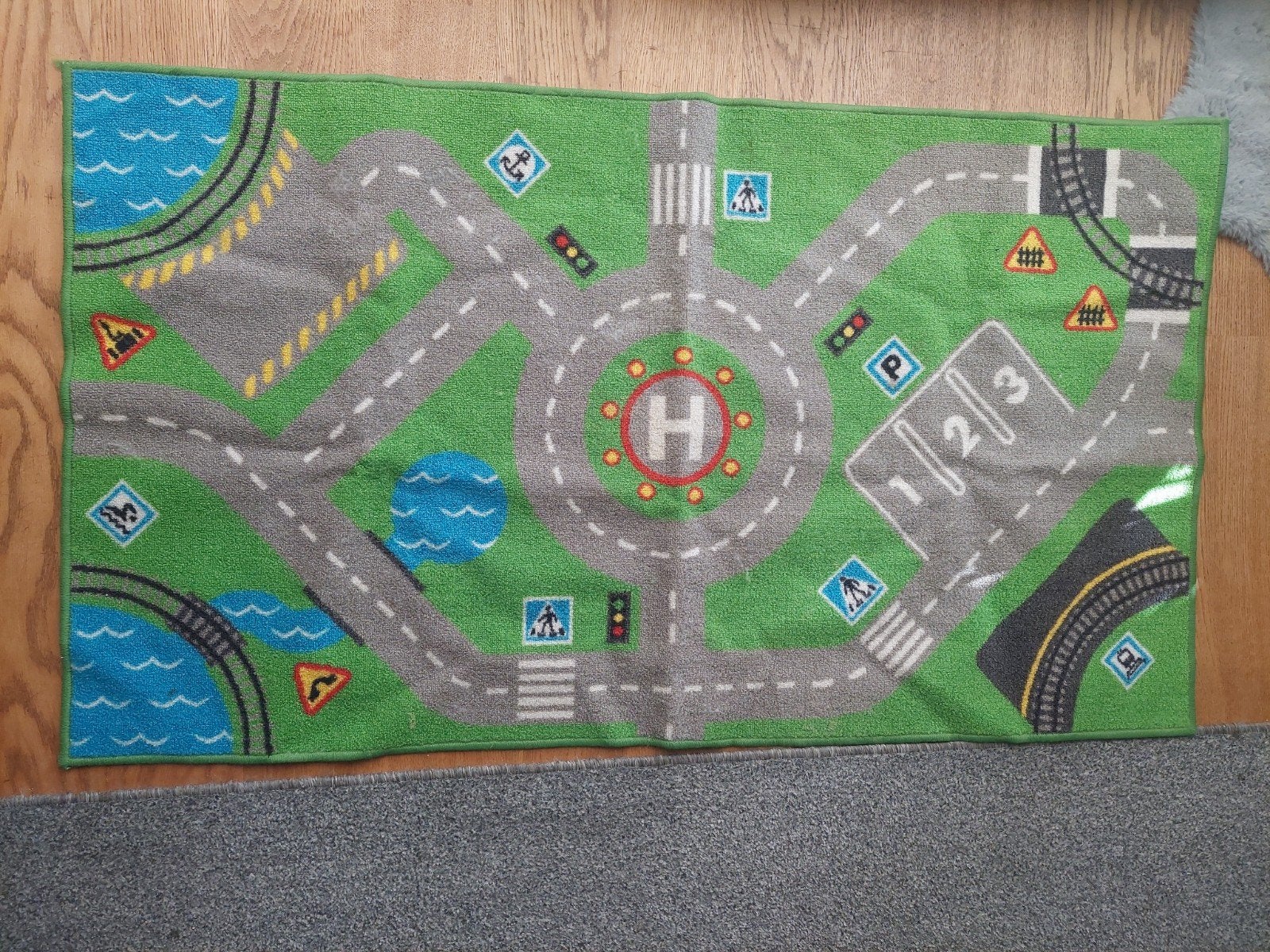 IKEA speelkleed met wegen en spoorbaan, zeer goede staat, 100 tot 150 cm, Blauw, Zo goed als nieuw, Rechthoekig