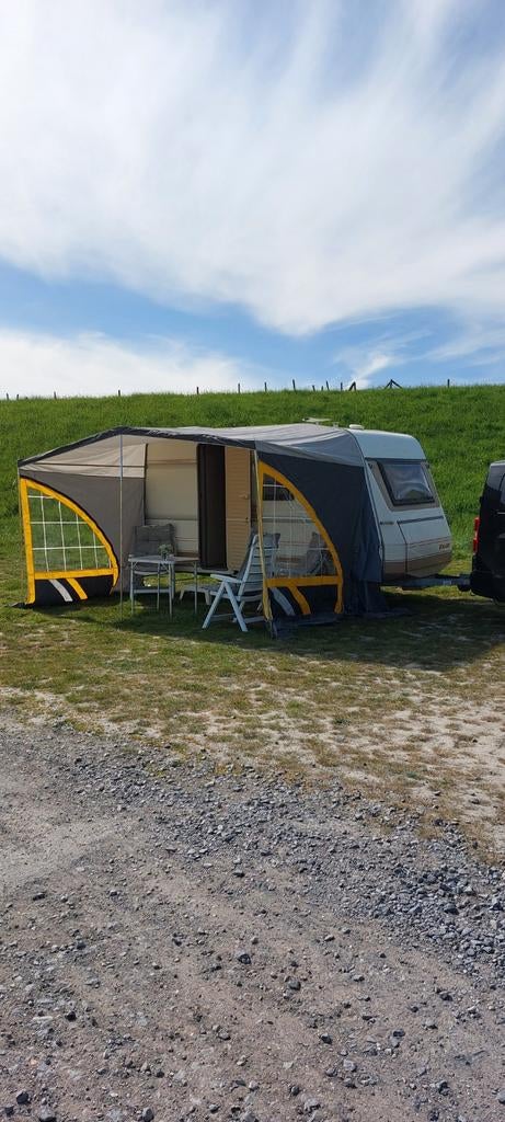 Dethleffs RM 2 Caravan uit 1990 - Goede staat met luifel, Caravans en Kamperen, Caravans, Rondzit, Luifel, Dethleffs