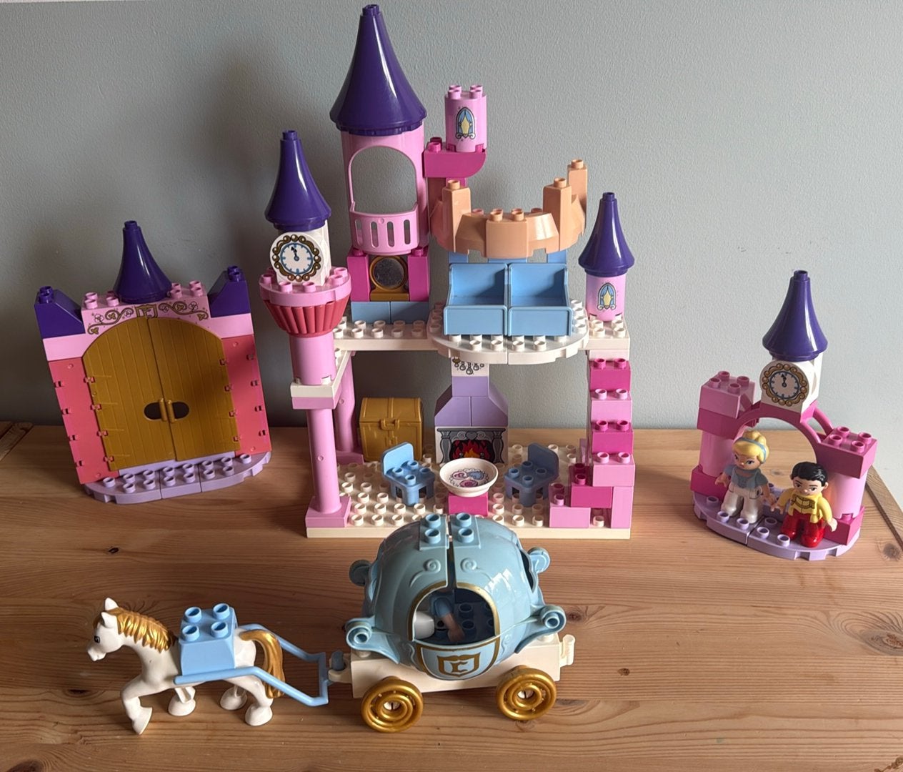 LEGO DUPLO Disney Assepoester kasteel en koets – 6154 & 6153, Ophalen, Inclusief minifiguren, Gebruikt, Complete set
