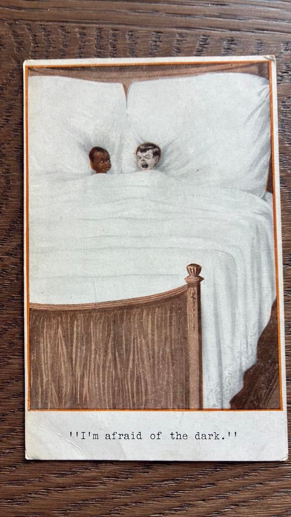 Blank en donker, samen in een bed., Ophalen of Verzenden, Overige thema's