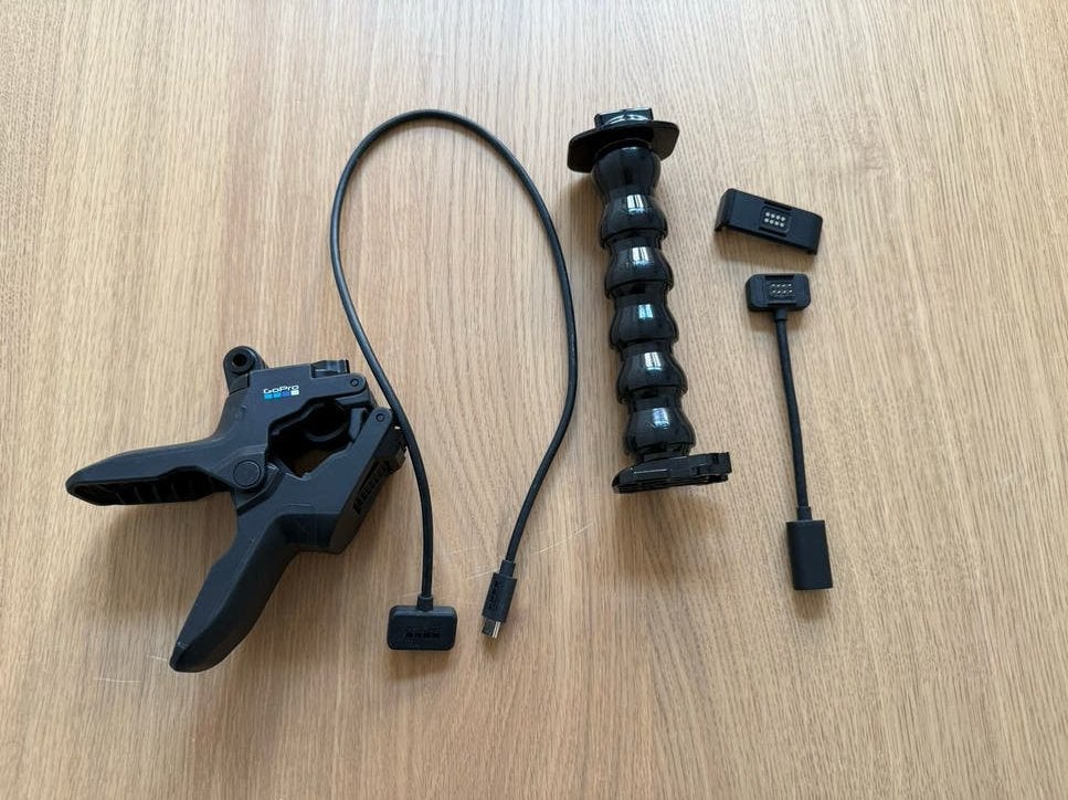 GoPro Accessoires (klem, arm en oplader), Ophalen of Verzenden, Gebruikt, GoPro