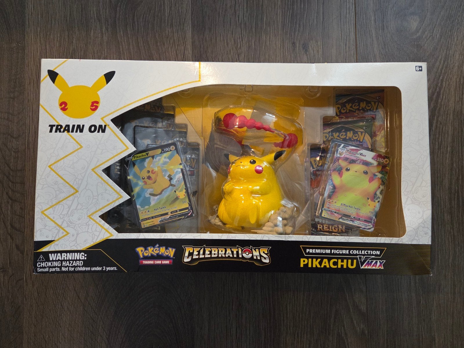 Pokémon Celebrations Premium Figure Collection met Pikachu V, Verzenden, Nieuw