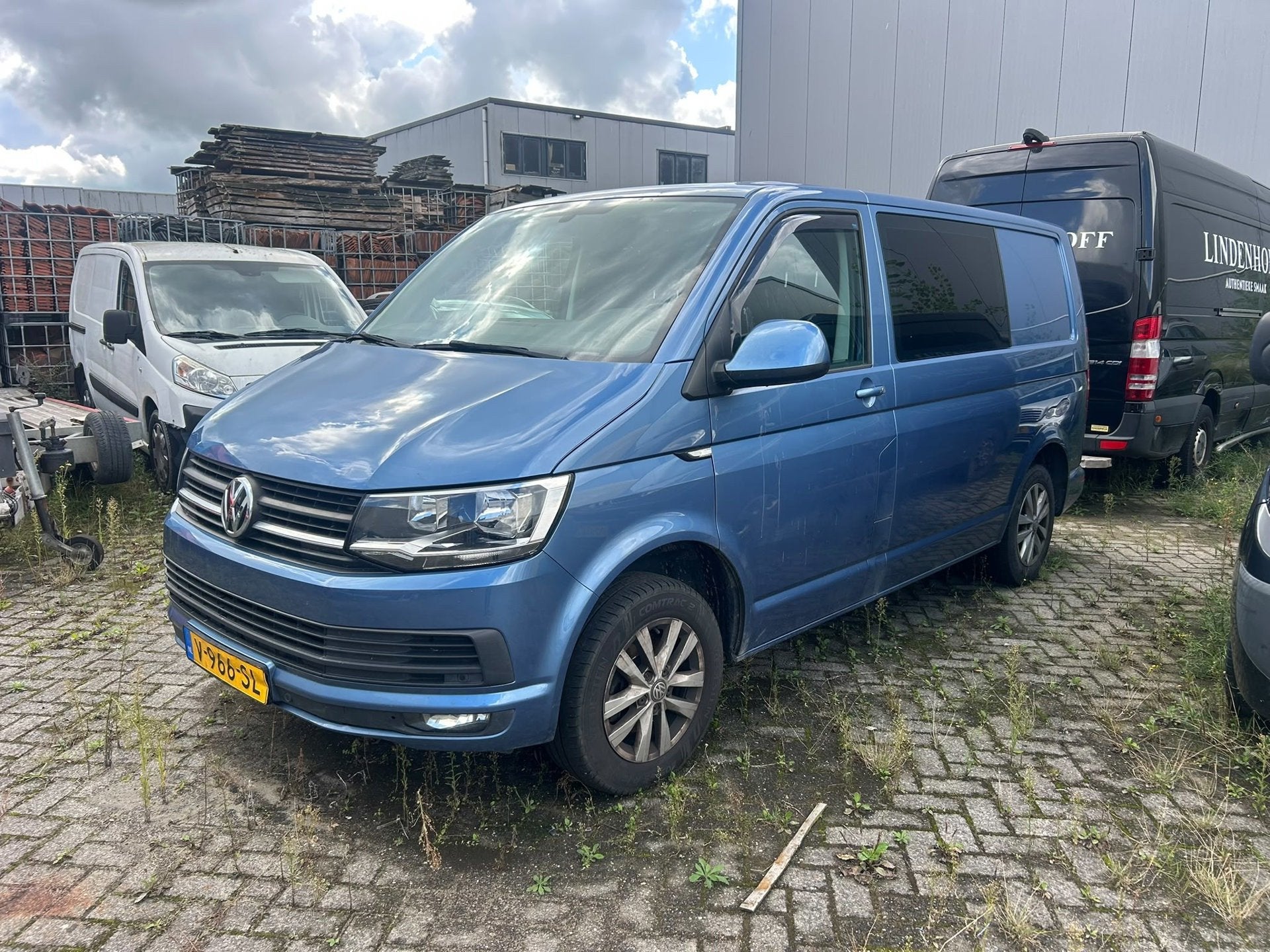Volkswagen Transporter - 2.0 TDI DSG L1H2 Highline | DEFECT, Stof, Gebruikt, 4 cilinders, 150 pk