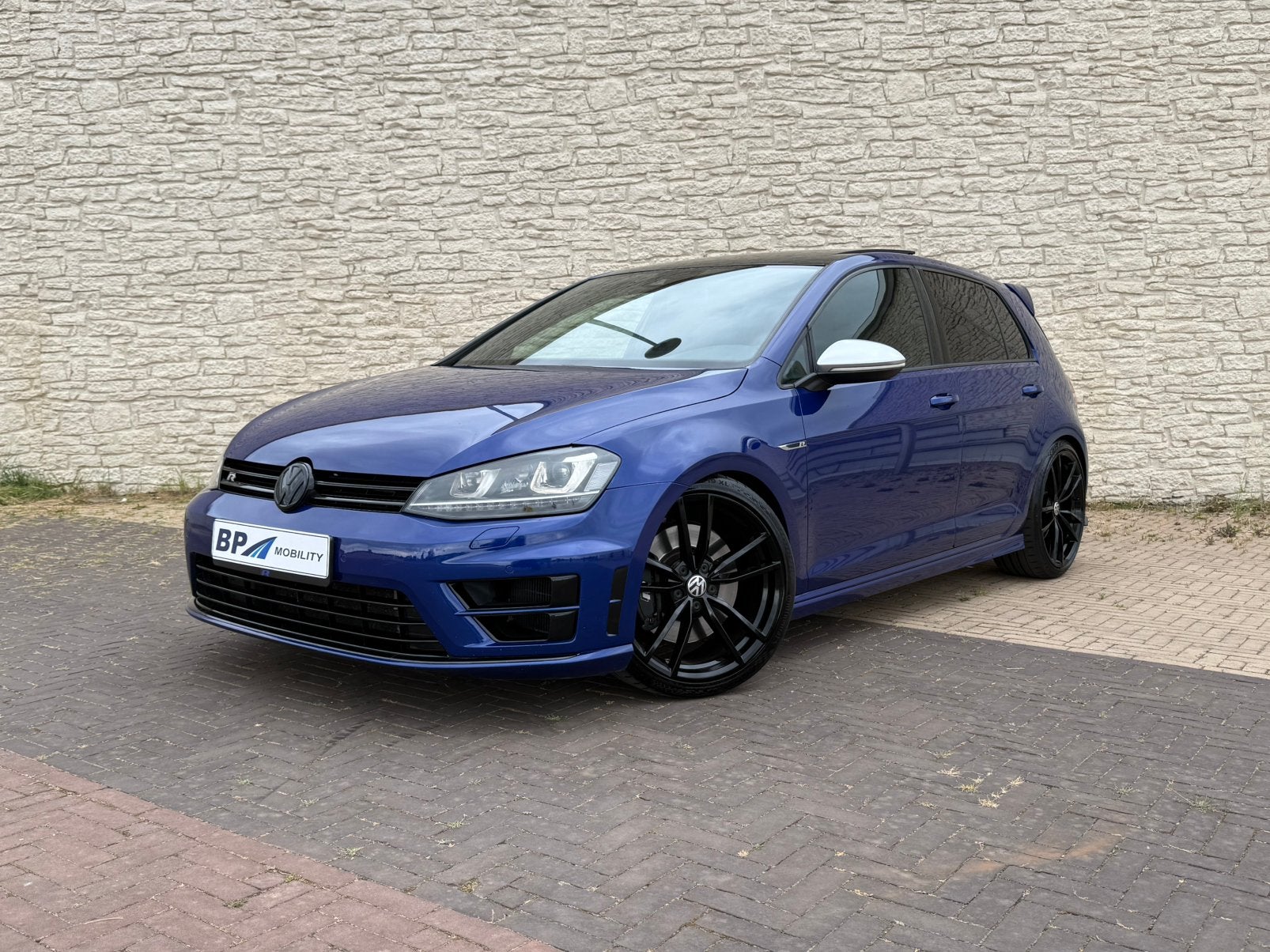 Volkswagen Golf 2.0 TSI R | DSG | pano | Milltek | Leder, Automaat, Zwart, 4 cilinders, 1984 cc
