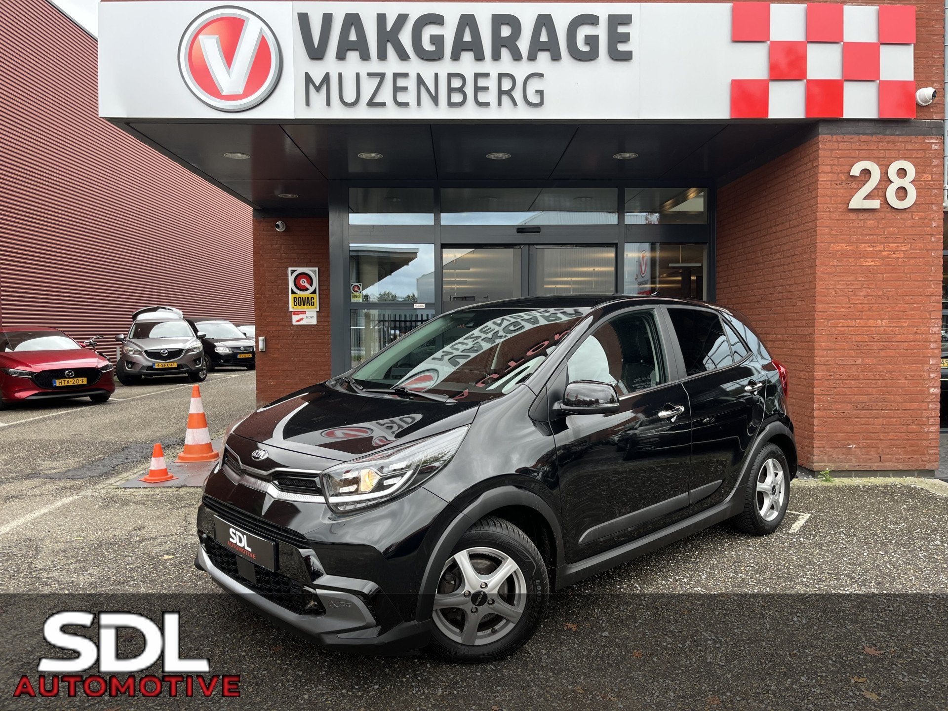 Kia Picanto 1.2 X-Line GT-Line 4 CILINDER! // DODEHOEK // LE, Voorwielaandrijving, Gebruikt, Zwart, 4 cilinders