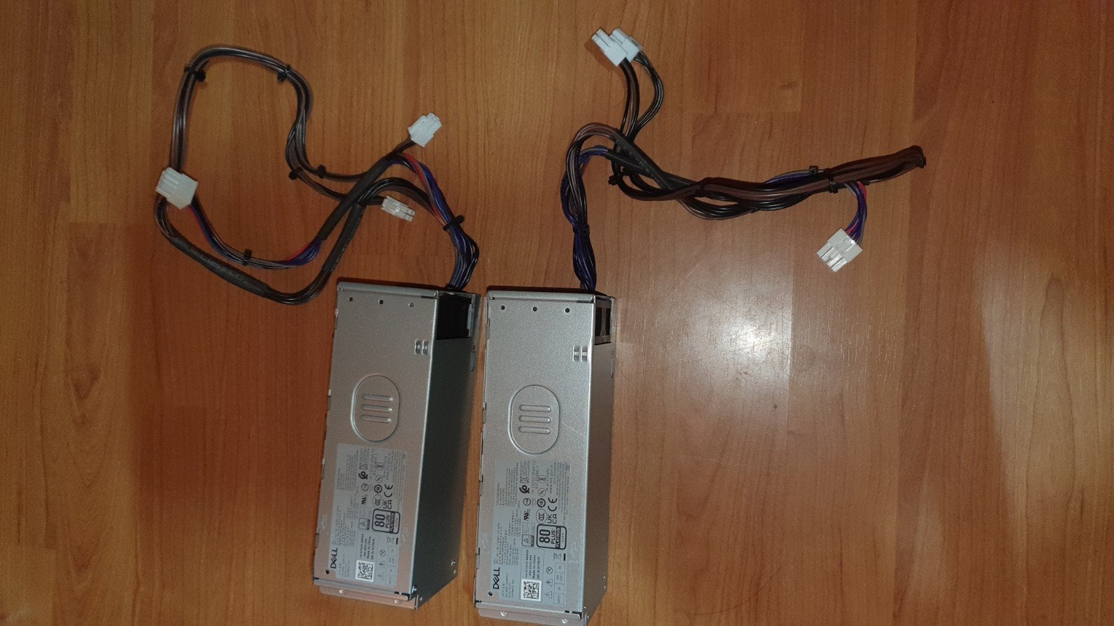 2x Dell 300W Voeding 80 PLUS Platinum (Nieuw!) – DP/N 077N7F, Computers en Software, Interne voedingen, Ophalen of Verzenden, Nieuw