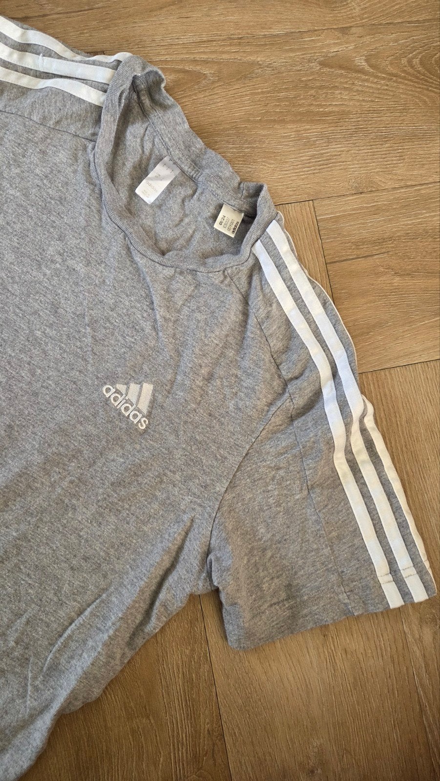 Adidas T-shirt Maat S - Ideaal voor de camping!, Kleding | Heren, T-shirts, Ophalen of Verzenden, Adidas, Grijs, Gedragen
