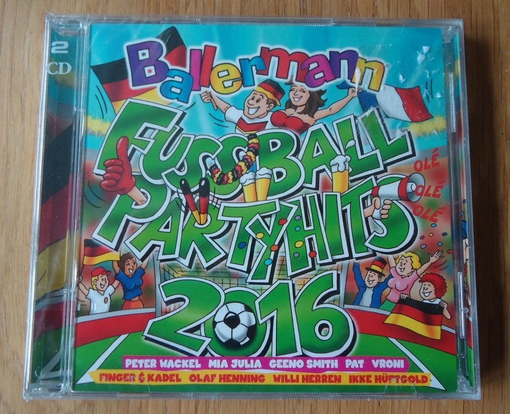 De nieuwe originele 2-CD Ballermann Fussball Partyhits 2016., Inclusief boekje, Verzamelalbum, Nieuw in verpakking, Schlager