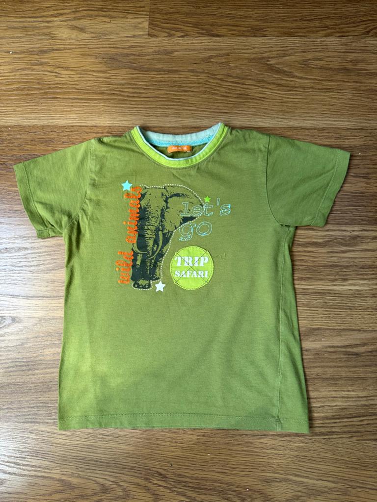 Groen T-shirt met olifant print, maat 122/128, Ophalen of Verzenden, Gebruikt, Jongen, Shirt of Longsleeve