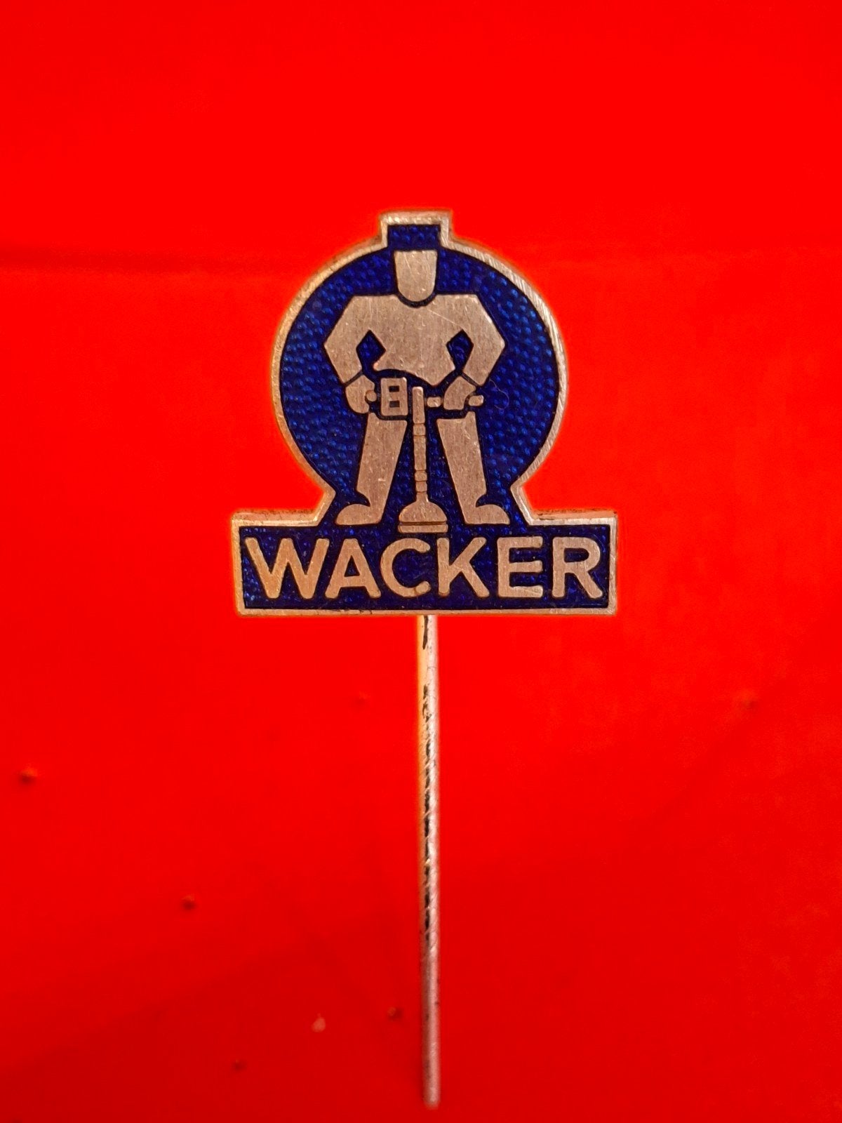 Emaille speld WACKER, Ophalen of Verzenden, Transport
