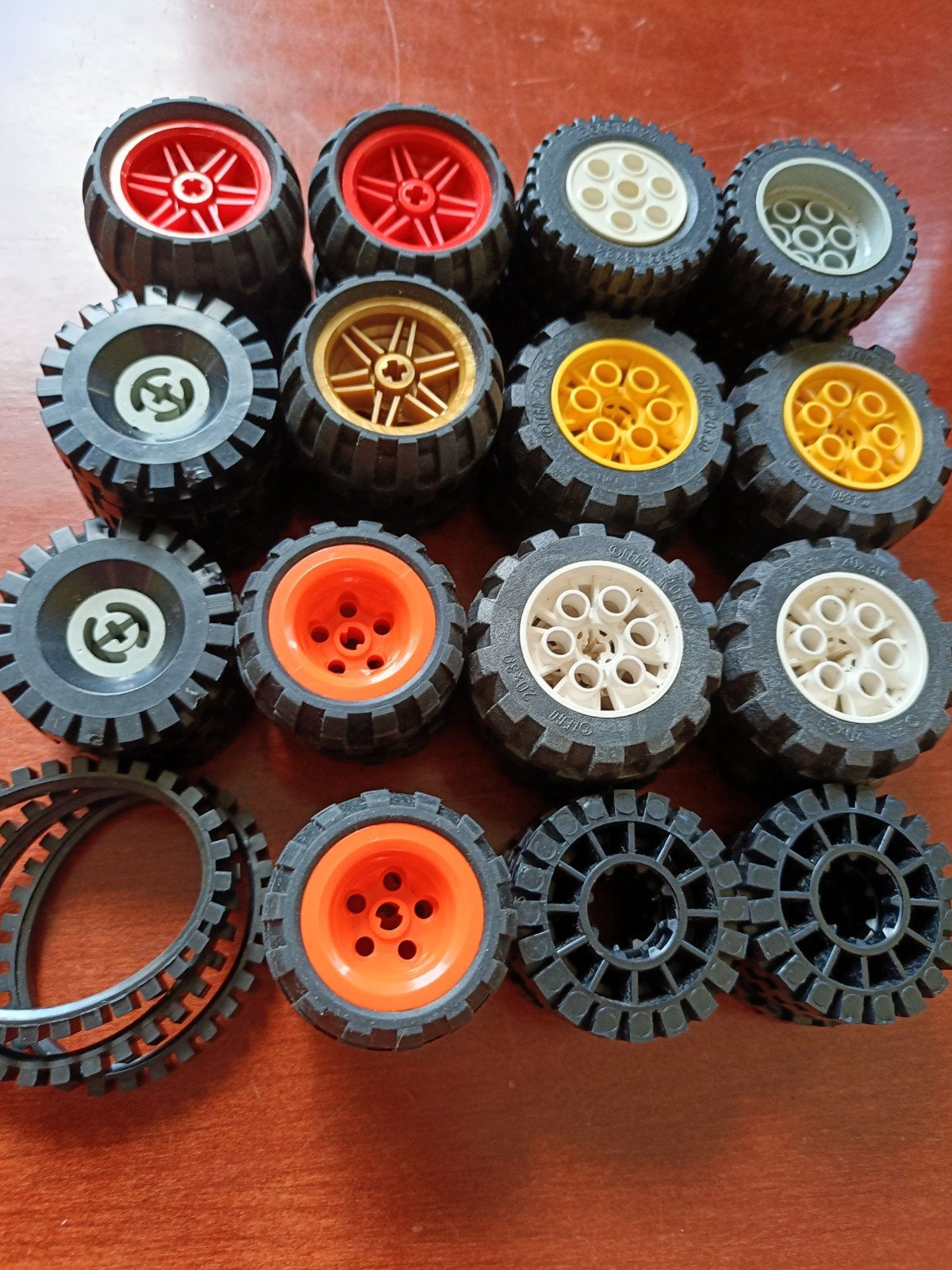 Mooie partij grote Lego wielen., Ophalen of Verzenden