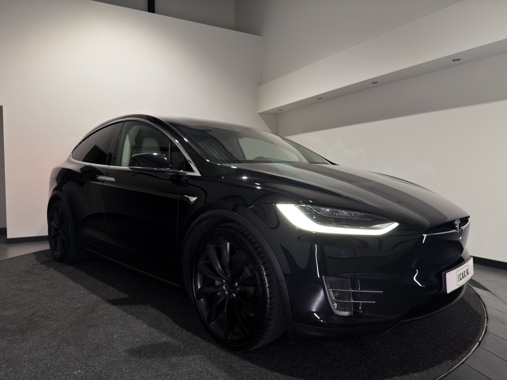 Tesla Model X 75D Base | Trekhaak | Keyless | Luxe Leder int, Automaat, Model X, Gebruikt, 124 €/maand