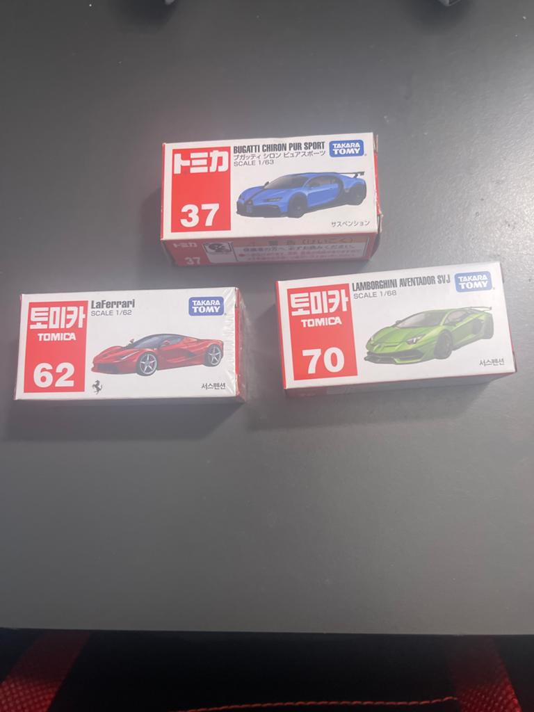 Tomica Ferrari / Lamborghini SVJ / Bugatti Chiron, Hobby en Vrije tijd, Modelbouw | Auto's en Voertuigen, Overige merken, Auto