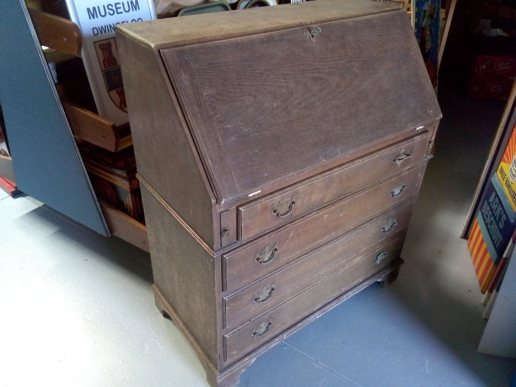 Zeer oude Secretaire (schrijfbureau), Ophalen