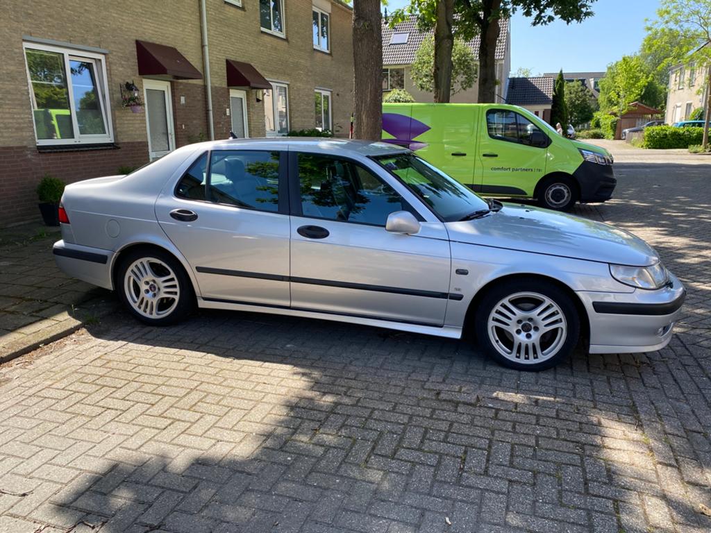 Saab 9-5 2.0 T AUT 2002 Grijs, 1800 kg, Zwart, Particulier, Sedan