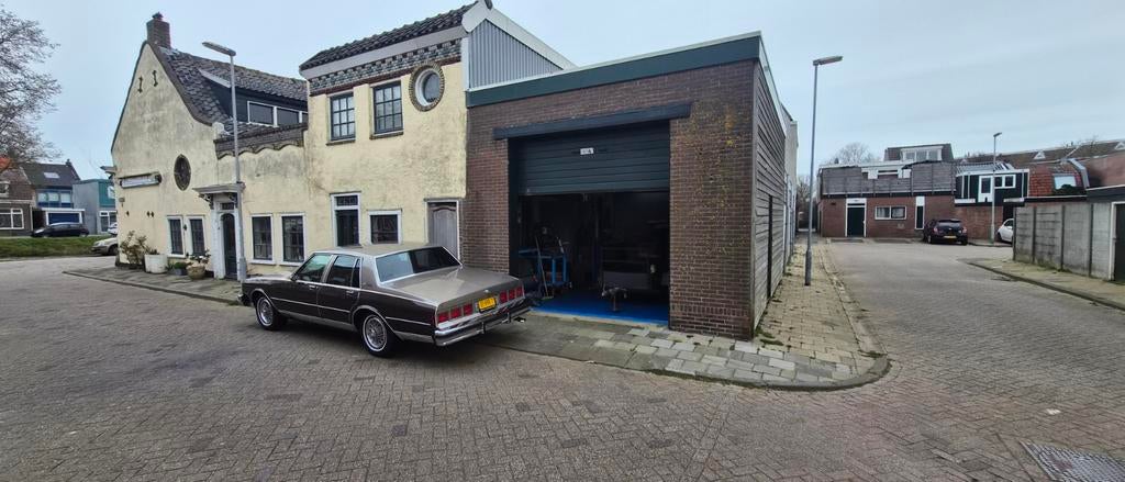 Bedrijfsruimte /Garage met woonbestemming