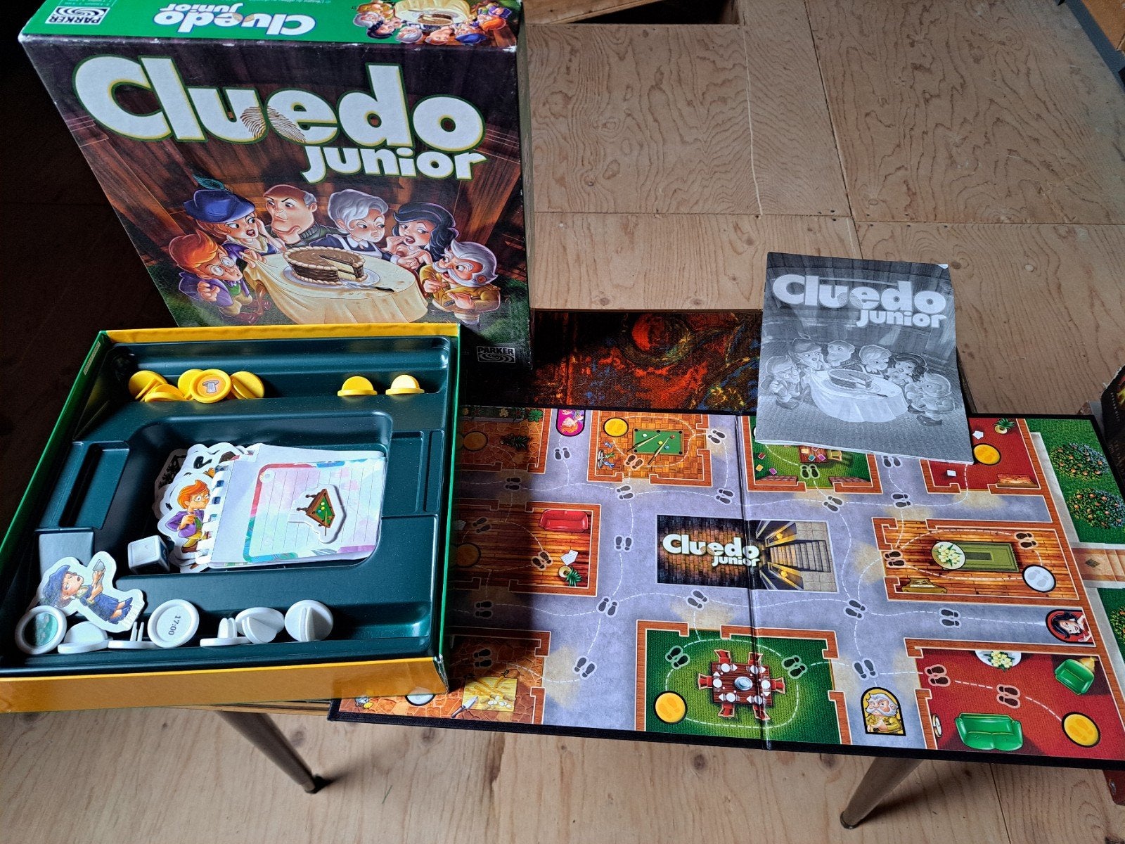 Cluedo Junior Bordspel - Compleet en in goede staat, Drie of vier spelers, Ophalen of Verzenden, Gebruikt, Hasbro