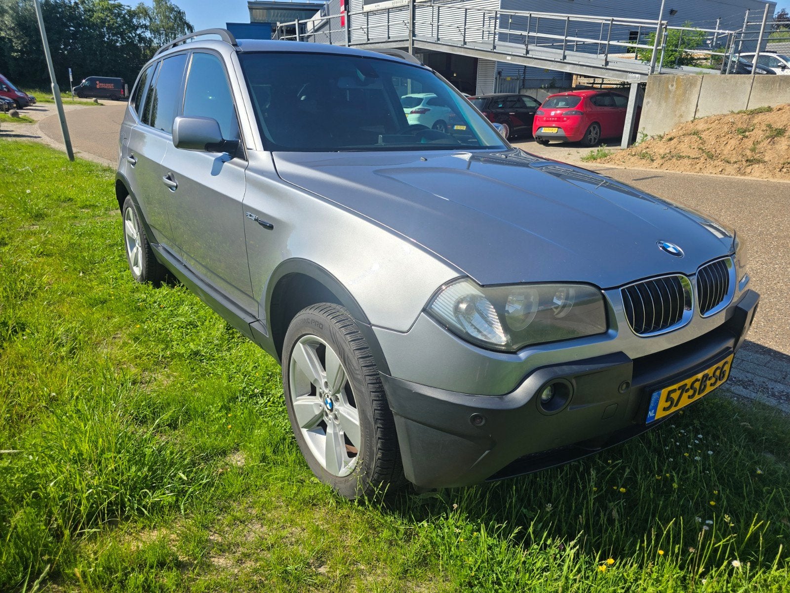 BMW X3 2.5 I AUT 2005 Grijs, Auto's, Automaat, 1800 kg, Zwart, Vierwielaandrijving
