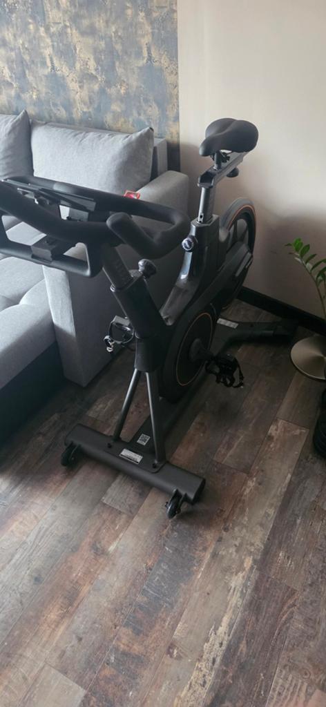 Basic-Fit Spinningfiets indoor cycle smart bike, Ophalen, Zo goed als nieuw, Spinningfiets