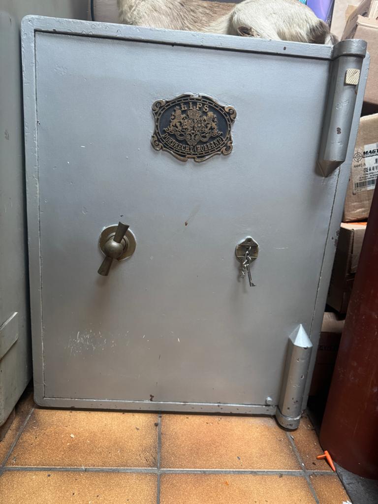 Antieke Lips Kluis uit Dordrecht Holland met binnenvak, Ophalen, Gebruikt, Brandkast