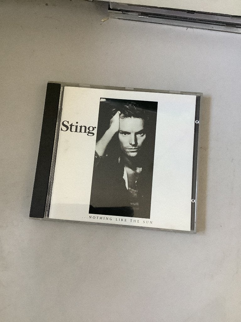 Sting nothing like the sun., Cd's en Dvd's, Ophalen of Verzenden, Gebruikt, Poprock