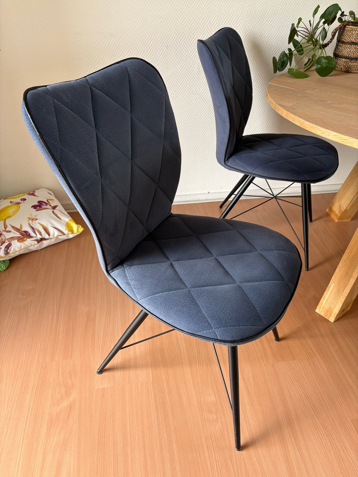 4 blauwe eettafelstoelen van De Bommel, Ophalen, Blauw, Zo goed als nieuw, Vier