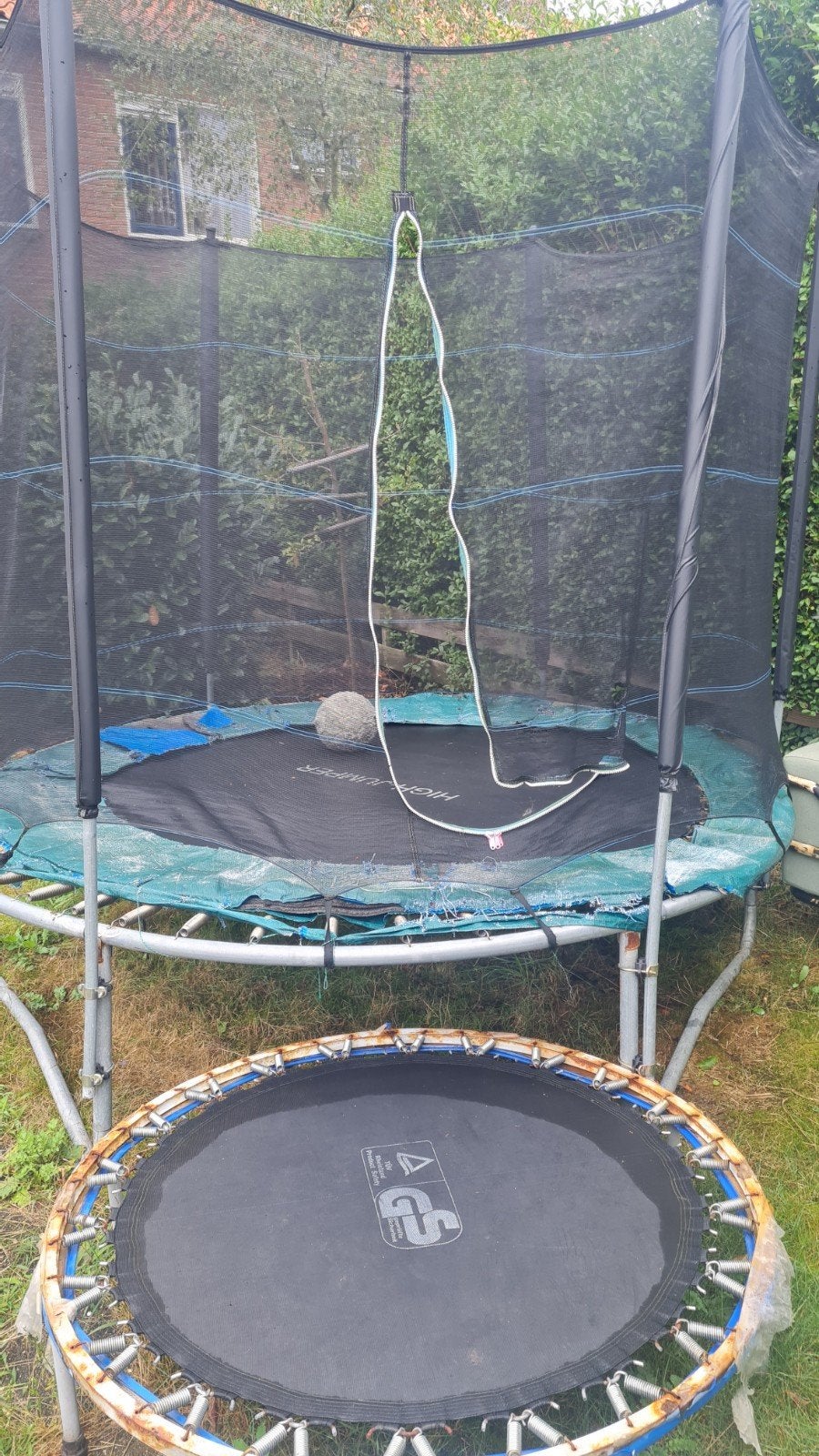 trampoline en schommel, Ophalen, Gebruikt