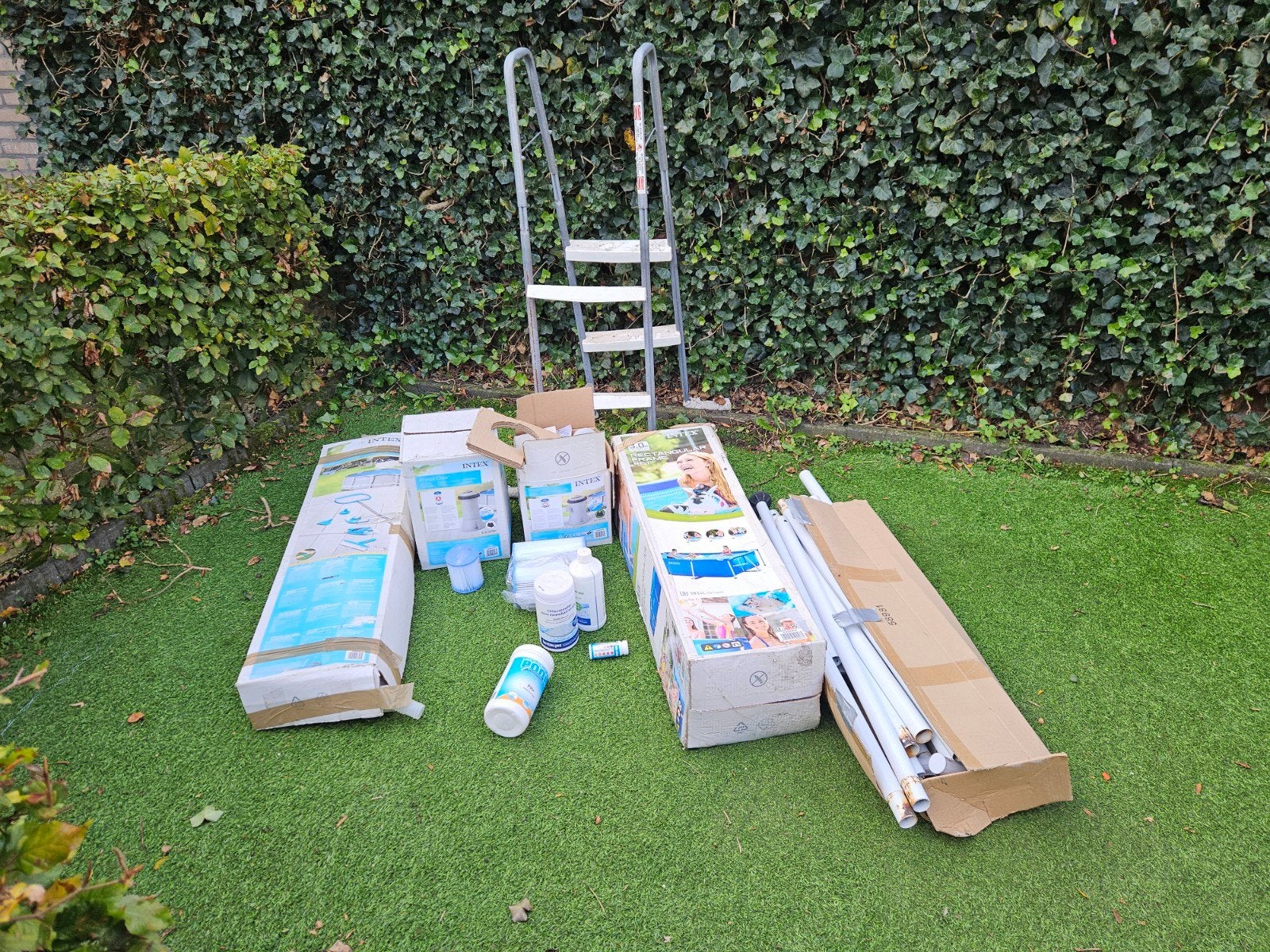 Intex zwembad 300x200 incl trap pompen en atributen, Ophalen, Gebruikt, Opzetzwembad, 200 tot 400 cm