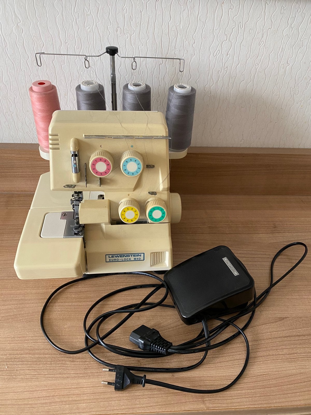 Lewenstein lockmachine, Hobby en Vrije tijd, Naaimachines en Toebehoren, Ophalen, Gebruikt, Lockmachine, Lewenstein