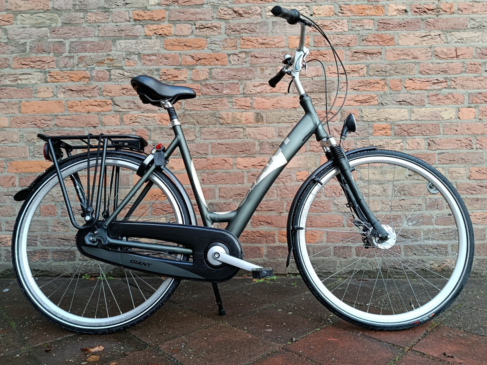 Damesfiets Giant Fusion 7 versn slot verlichting 

- 28 inch, Fietsen en Brommers, Ophalen, Minder dan 10 versnellingen, 53 tot 56 cm