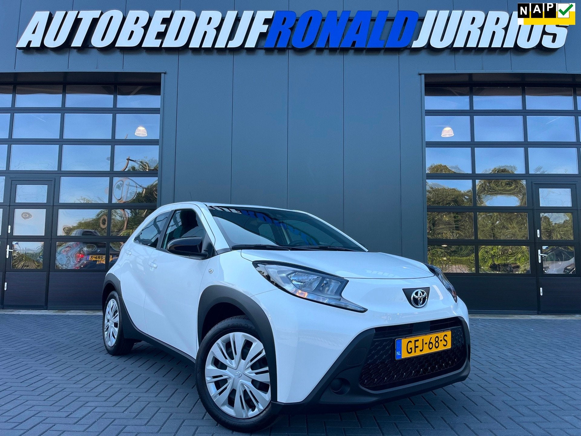 Toyota Aygo X 1.0 VVT-i MT Play NLAuto/Carplay/Camera/Led/Ai, Auto's, Toyota, Dealer onderhouden, Stof, Gebruikt, 920 kg