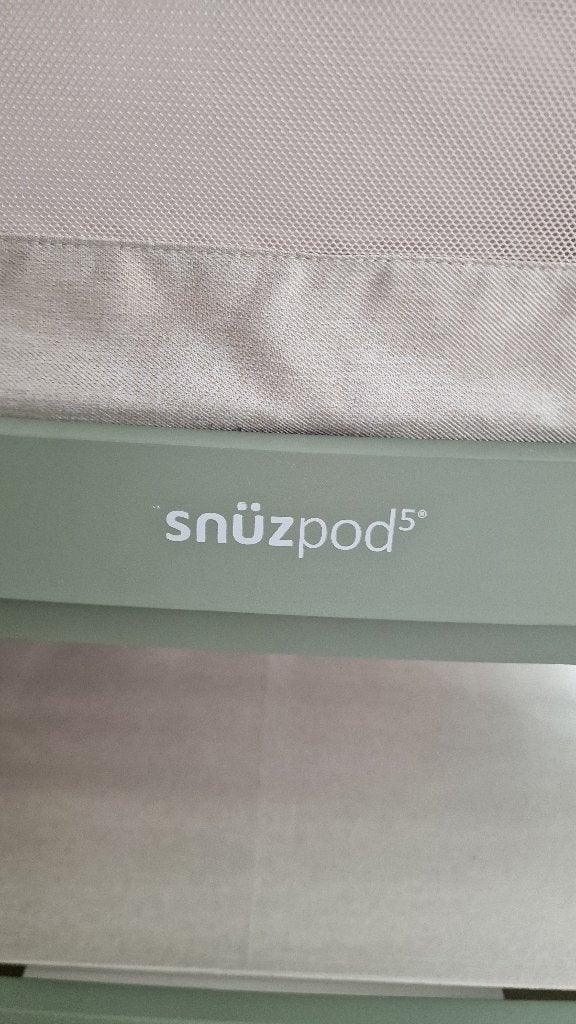 SnuzPod 5 co-sleeper Olive, Kinderen en Baby's, Babywiegjes en Ledikanten, Ophalen, Zo goed als nieuw, Wieg