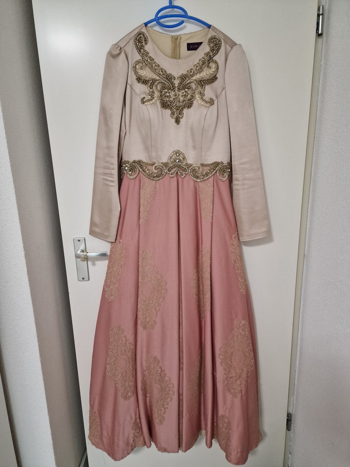 Mooie Galajurk maat 40 beige/roze, Maat 38/40 (M), Galajurk, Beige, Ophalen of Verzenden